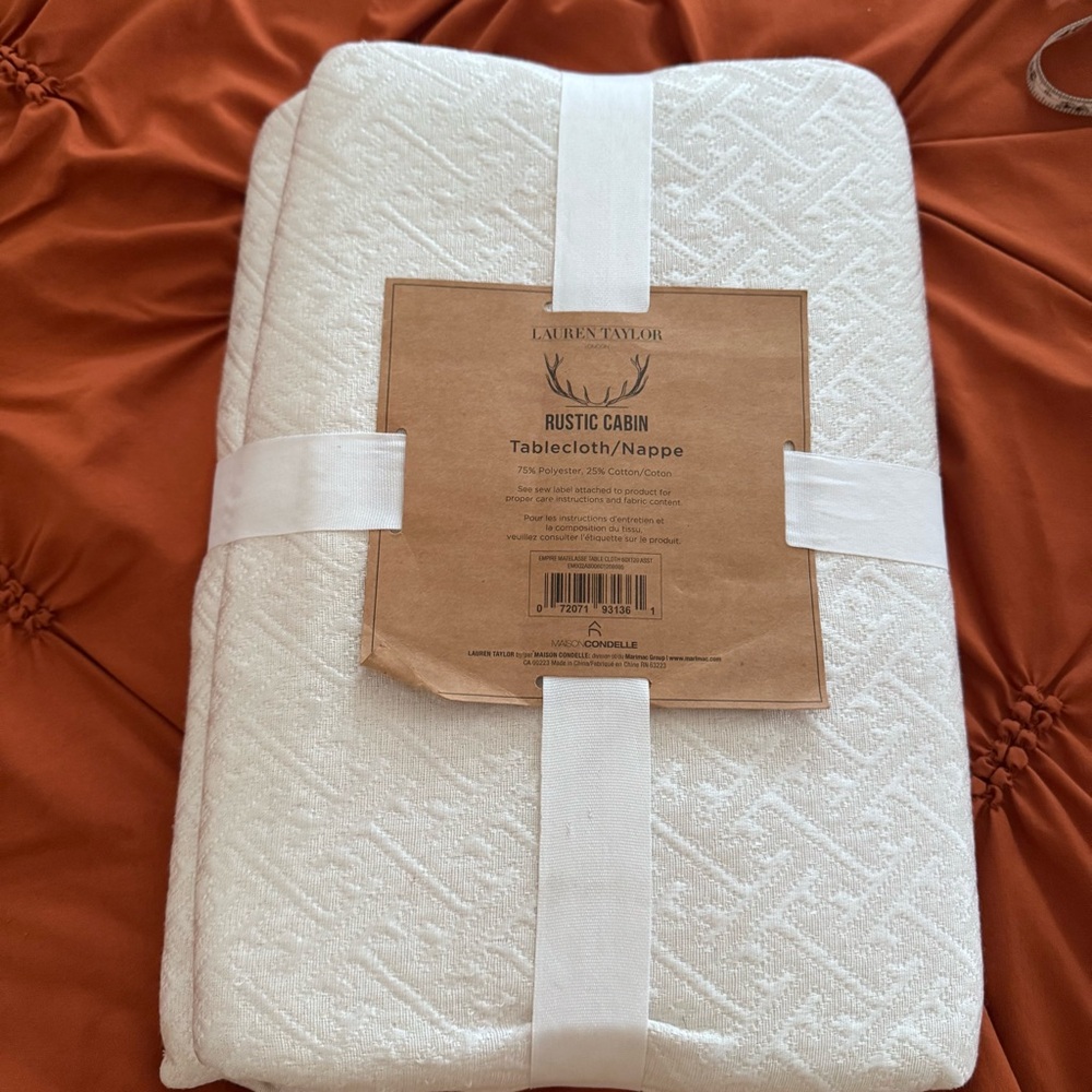 Rustic Cabin Empire White Tablecloth - Picture 4 of 4